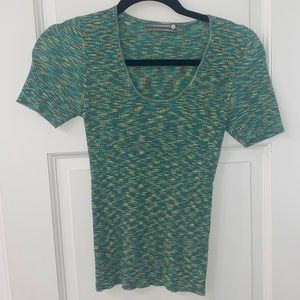 Stretchy retro top